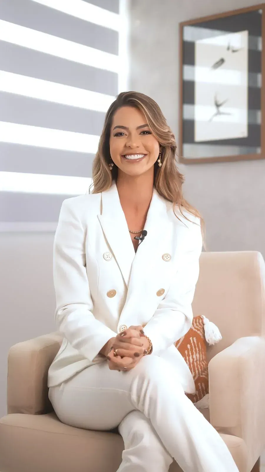 Dra Larissa Abreu - Médica Especialista em Harmonização Facial Dra Larissa Abreu - Médica Especialista em Harmonização Facial